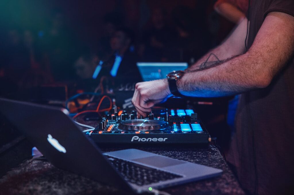 Sterretje van reality tv tot feest-dj: het verhaal van Tony Wyczynski