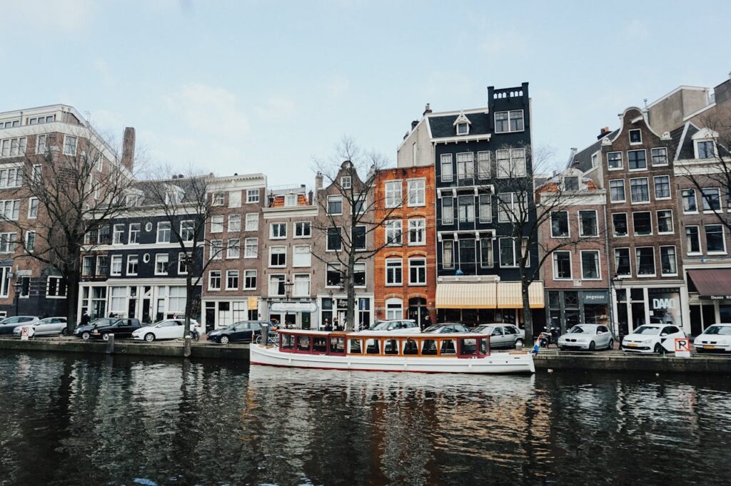 Het salaris van de burgemeester van Amsterdam: alles wat je wilt weten