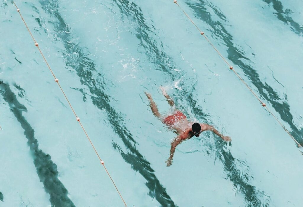 Waarom een Speedo verplicht is in Frankrijk: regels rond zwemmen
